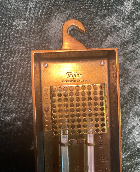 Antique brass case Tycos Recording Thermometer. Taylor Instrument  Companies. Rochester N.Y. U.S.A. Covered by one or both of the folowing  patents May 6, 1913 June 3, 1913. - 10x14H - Bunting Online Auctions